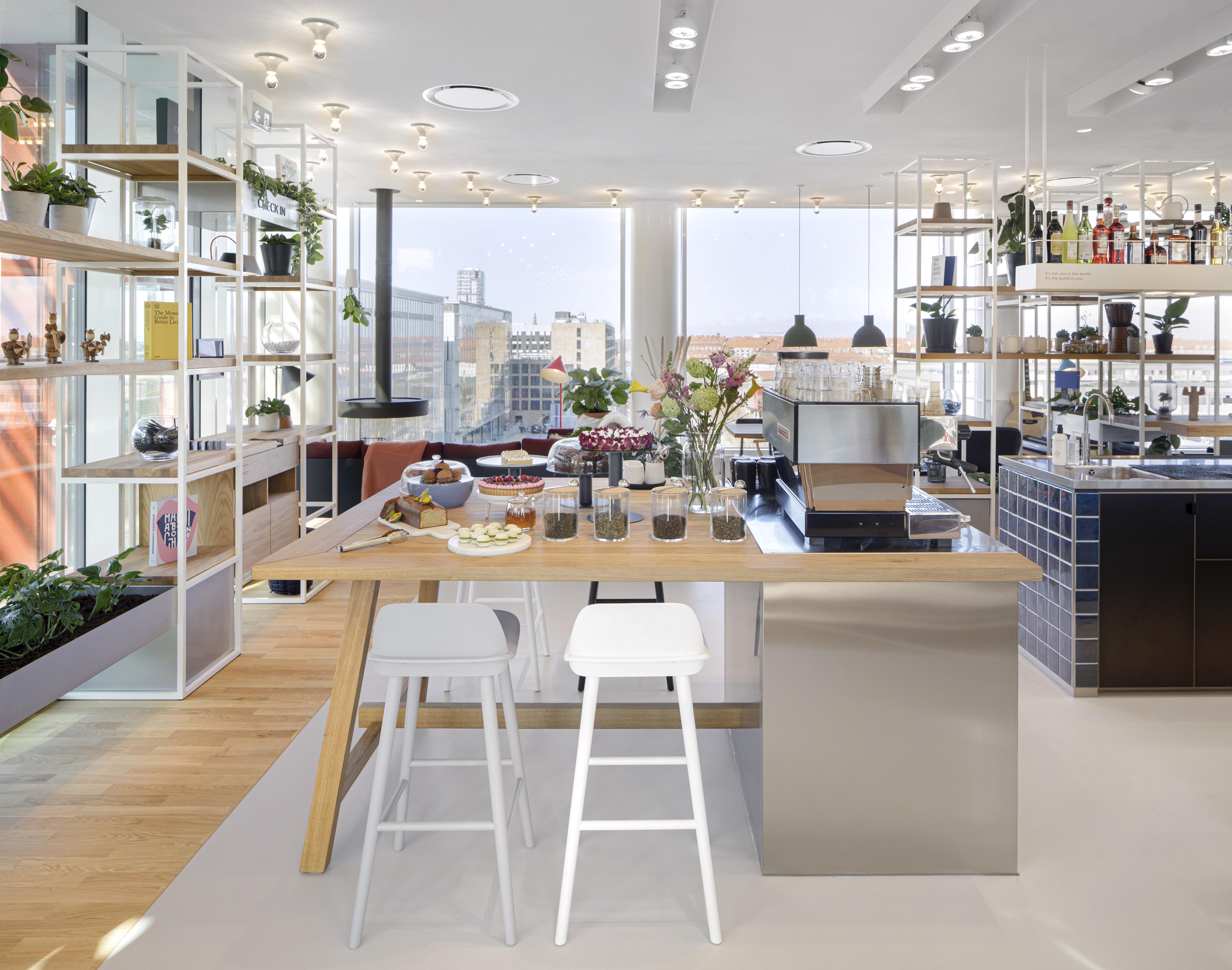 Zoku Aparthotel 4*